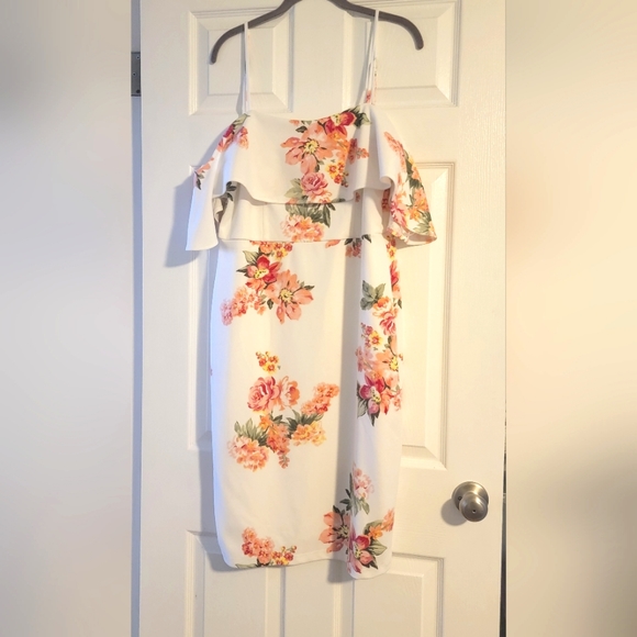 NWT Floral Mid-Length Off the Shoulder Dress - Picture 3 of 6